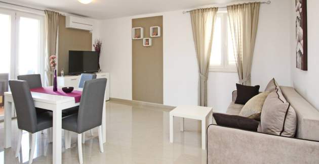 Apartment Gorica 2 No.5 - with Balcony and Pool