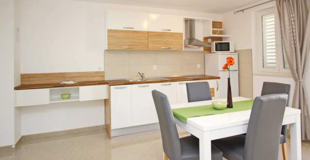 Apartment Gorica 2 Nr.6 – mit Balkon und Pool