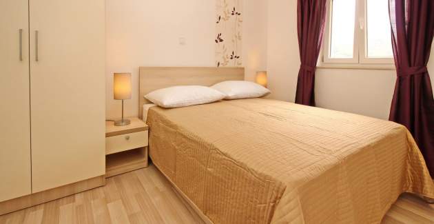 Apartment Gorica 2 Nr.8 – mit Balkon und Pool