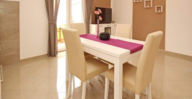 Apartment Gorica 2 Nr.8 – mit Balkon und Pool