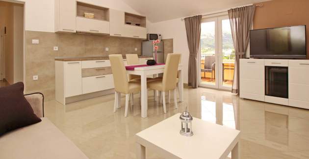 Apartment Gorica 2 Nr.8 – mit Balkon und Pool