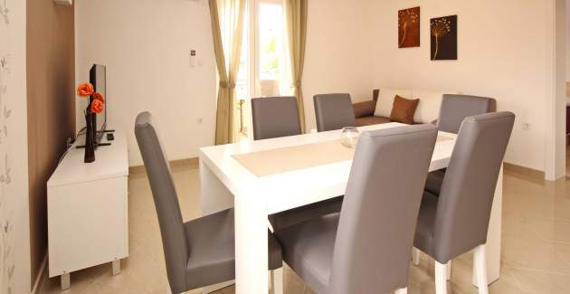 Apartman Gorica 2 br.4 – s balkonom i bazenom