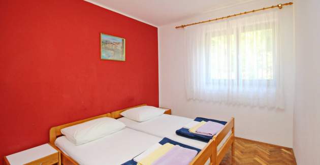 Apartment Karamarko - with large Balcony