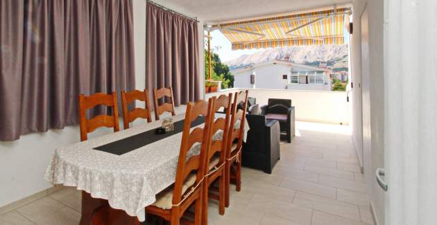 Apartment Karamarko - with large Balcony