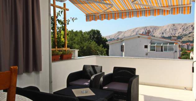 Apartment Karamarko - with large Balcony