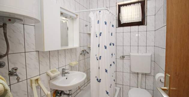 Apartment Karamarko - with large Balcony