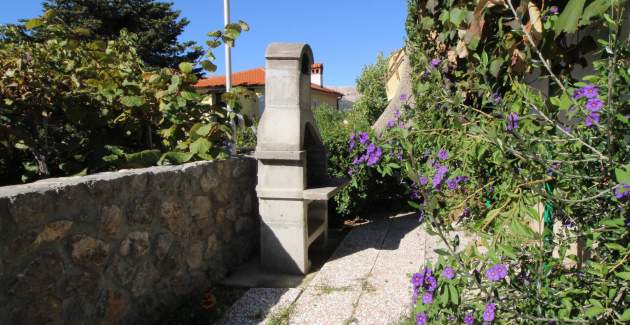 Apartment Kucar No.1 - with Terrace, 350m from the Beach