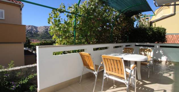Apartment Kucar No.1 - with Terrace, 350m from the Beach