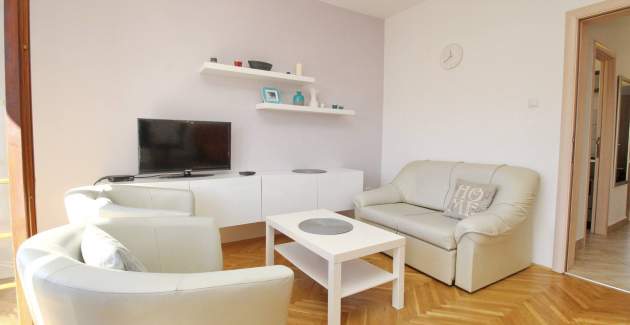 Apartment Kucar No.2 - with Balcony, 350m from the Beach