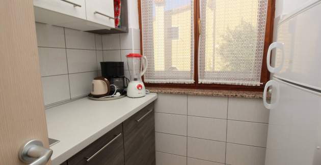 Apartment Kucar No.2 - with Balcony, 350m from the Beach