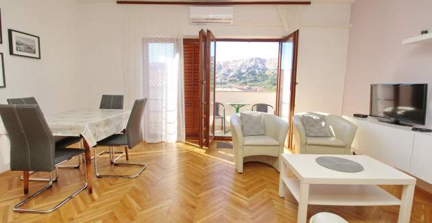 Apartment Kucar No.2 - with Balcony, 350m from the Beach