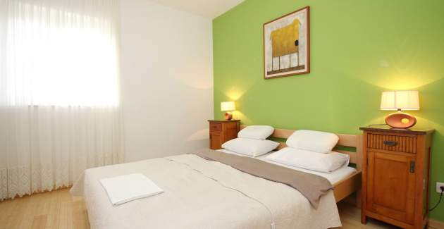 Apartment Krleza - with large, covered Terrace