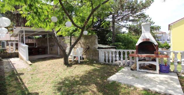 Apartment Lovincic No.7 - with Sea View, 200 m from the Beach