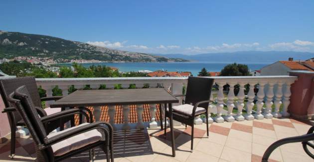 Apartment Lovincic No.7 - with Sea View, 200 m from the Beach