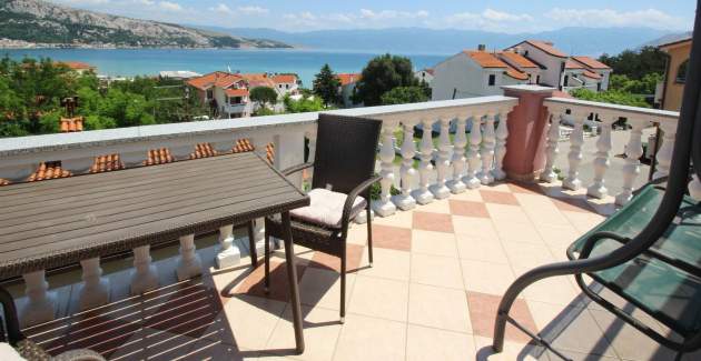Apartment Lovincic No.7 - with Sea View, 200 m from the Beach
