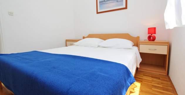 Apartment Lovincic No.7 - with Sea View, 200 m from the Beach