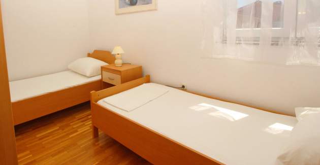 Apartment Lovincic No.7 - with Sea View, 200 m from the Beach