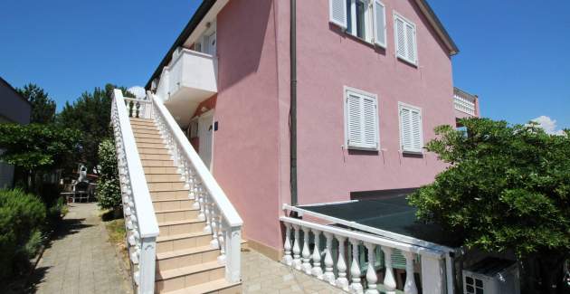 Apartment Lovincic No.7 - with Sea View, 200 m from the Beach