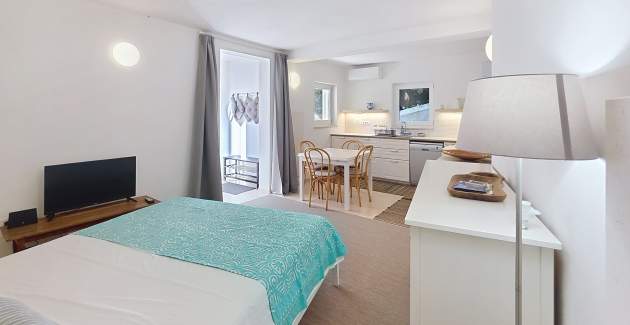 Studio Apartment Meratti - in the old Part of Baska, 200m from the Beach