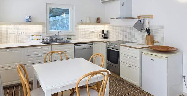 Studio Apartment Meratti - in the old Part of Baska, 200m from the Beach