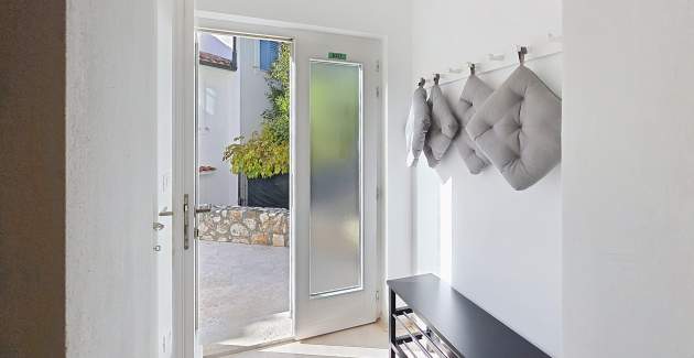 Studio Apartment Meratti - in the old Part of Baska, 200m from the Beach