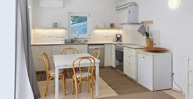 Studio Apartment Meratti - in the old Part of Baska, 200m from the Beach