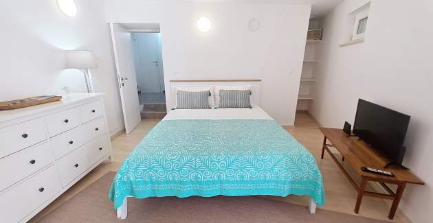 Studio Apartment Meratti - in the old Part of Baska, 200m from the Beach