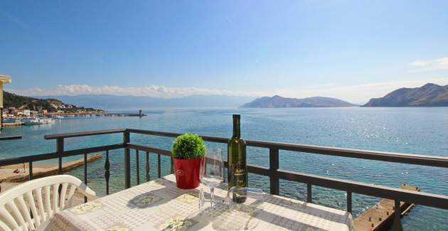 Studio Apartment Mihovil - near the Beach, with Sea View