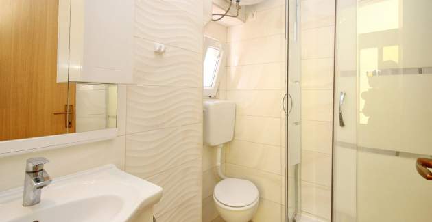 Studio Apartment Mihovil - near the Beach, with Sea View