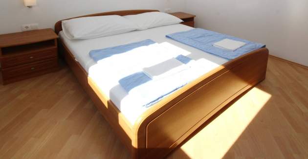 Apartment Mikulan Nara B - with Balcony, 350 m from the Beach