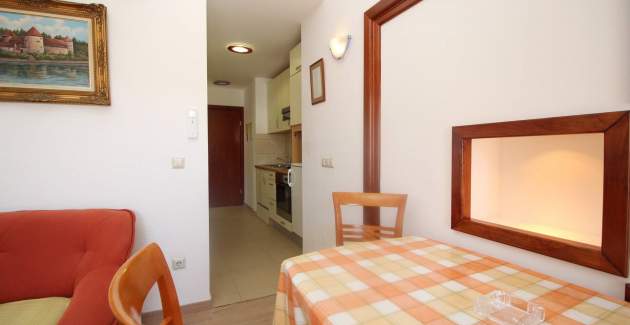 Apartment Mrkus brdo - with Balcony, near the Beach