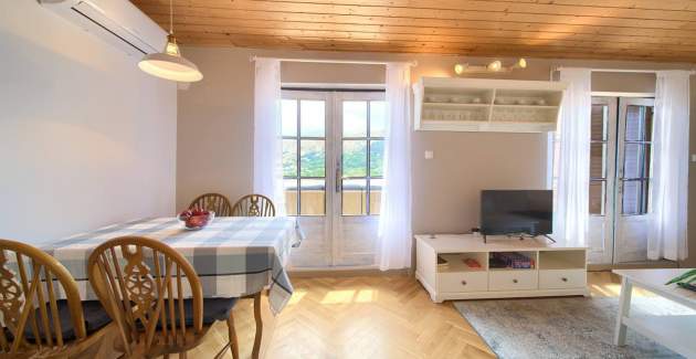 Apartman Nana K2 - s pogledom na more i privatnim roštiljem