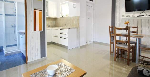 Apartment Zarok Beach Holiday A4 - near the Beach, with Balcony