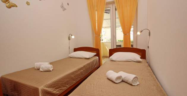 Apartment Zarok Beach Holiday A4 - near the Beach, with Balcony