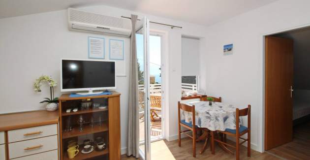 Apartment Cubranic S. Senj - in Harbour, near the Sea 