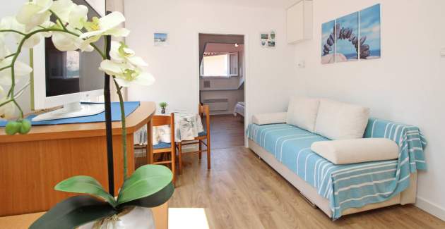 Apartment Cubranic S. Senj - in Harbour, near the Sea 