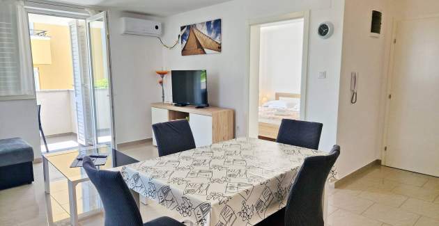 Apartment Slabek - with Balcony, 300 m from the Beach