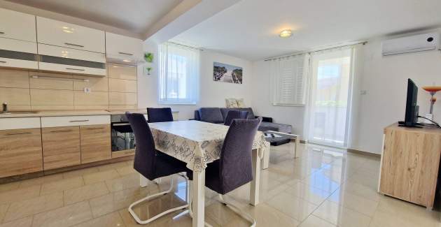 Apartment Slabek - with Balcony, 300 m from the Beach