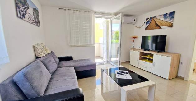 Apartment Slabek - with Balcony, 300 m from the Beach