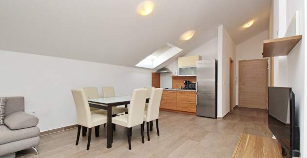 Apartman Smojver br. 6 - udoban, s balkonom