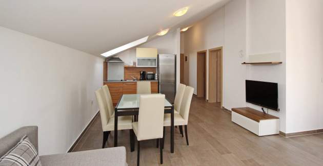 Apartman Smojver br. 6 - udoban, s balkonom