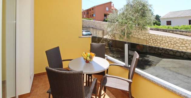 Charming Apartment Sunshine No.3 - with Balcony, 300 m from the Beach