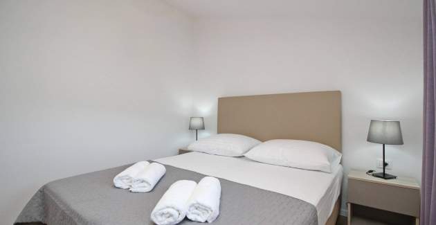 Šarmantan apartman Sunshine br.5 – s balkonom, 300 m od plaže