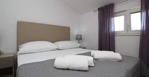 Šarmantan apartman Sunshine br.5 – s balkonom, 300 m od plaže