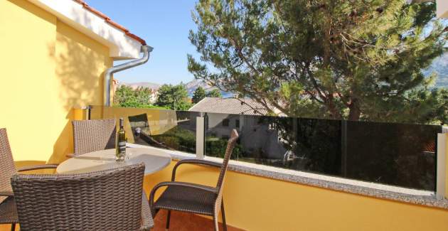 Šarmantan Apartman Sunshine br.6 - sa Balkonom, 300 m od Plaže