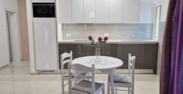 Šarmantan Apartman Sunshine DR - sa Balkonom, 300 m od Plaže