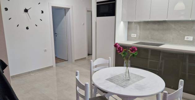 Šarmantan Apartman Sunshine DR - sa Balkonom, 300 m od Plaže