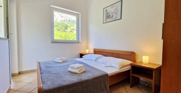 Apartment Vavrickova - with Balcony, 400m from the Beach