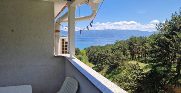 Apartment Vavrickova - with Balcony, 400m from the Beach