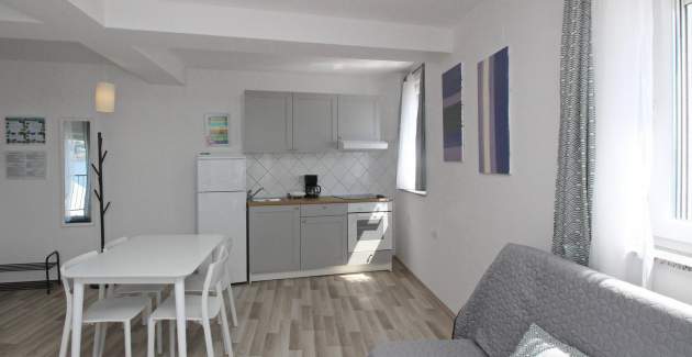 Apartman Lavanda br. 2 – uz more, s pogledom na more